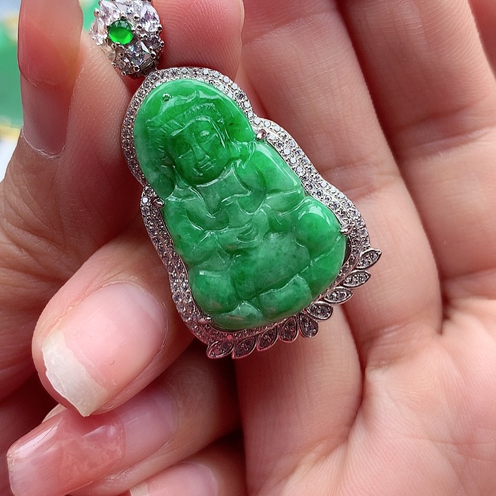 翡翠颈饰银S925镶嵌翡翠