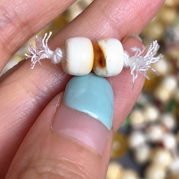 未镶嵌蜜蜡裸石8.1mm一对