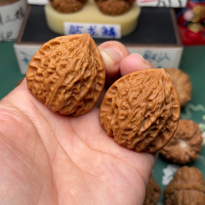 【闪购商品】文玩核桃吊坠36金牛