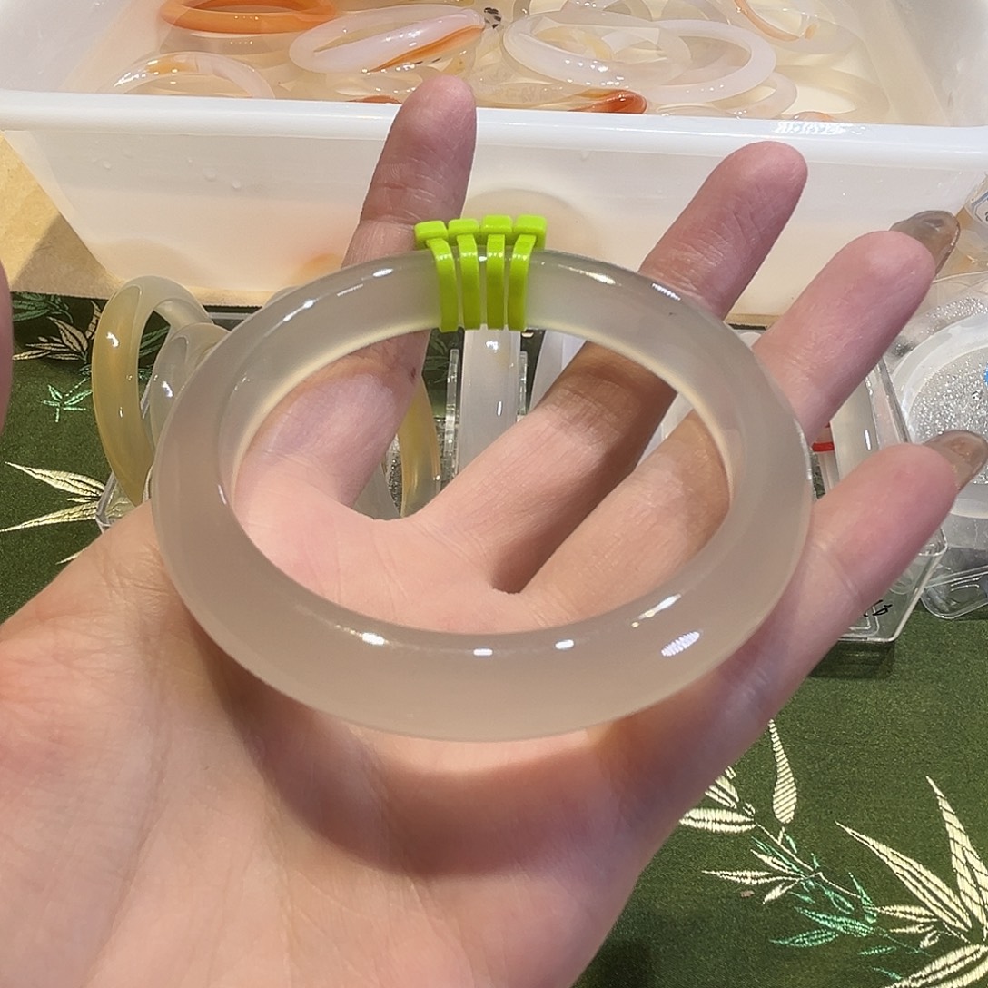 m***空玛瑙/玉髓未镶嵌手镯