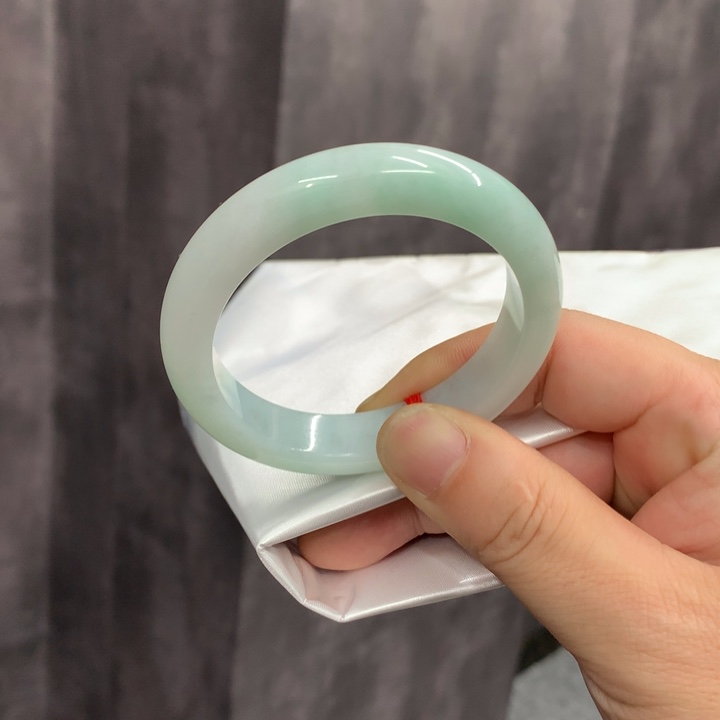 翡翠未镶嵌手镯手镯