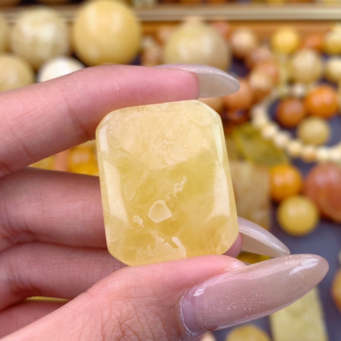 琥珀未镶嵌珠宝奇石