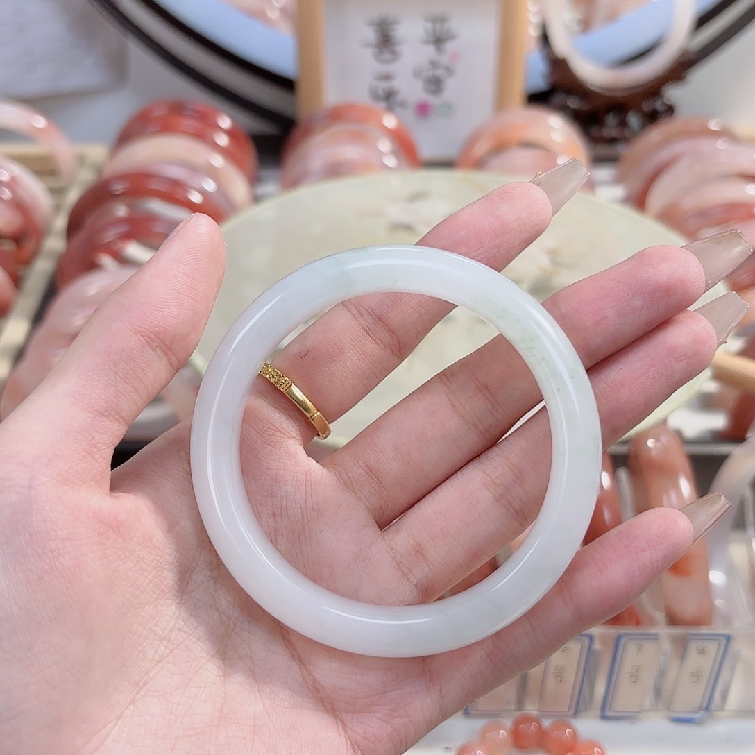 石英质玉手镯未镶嵌要*.