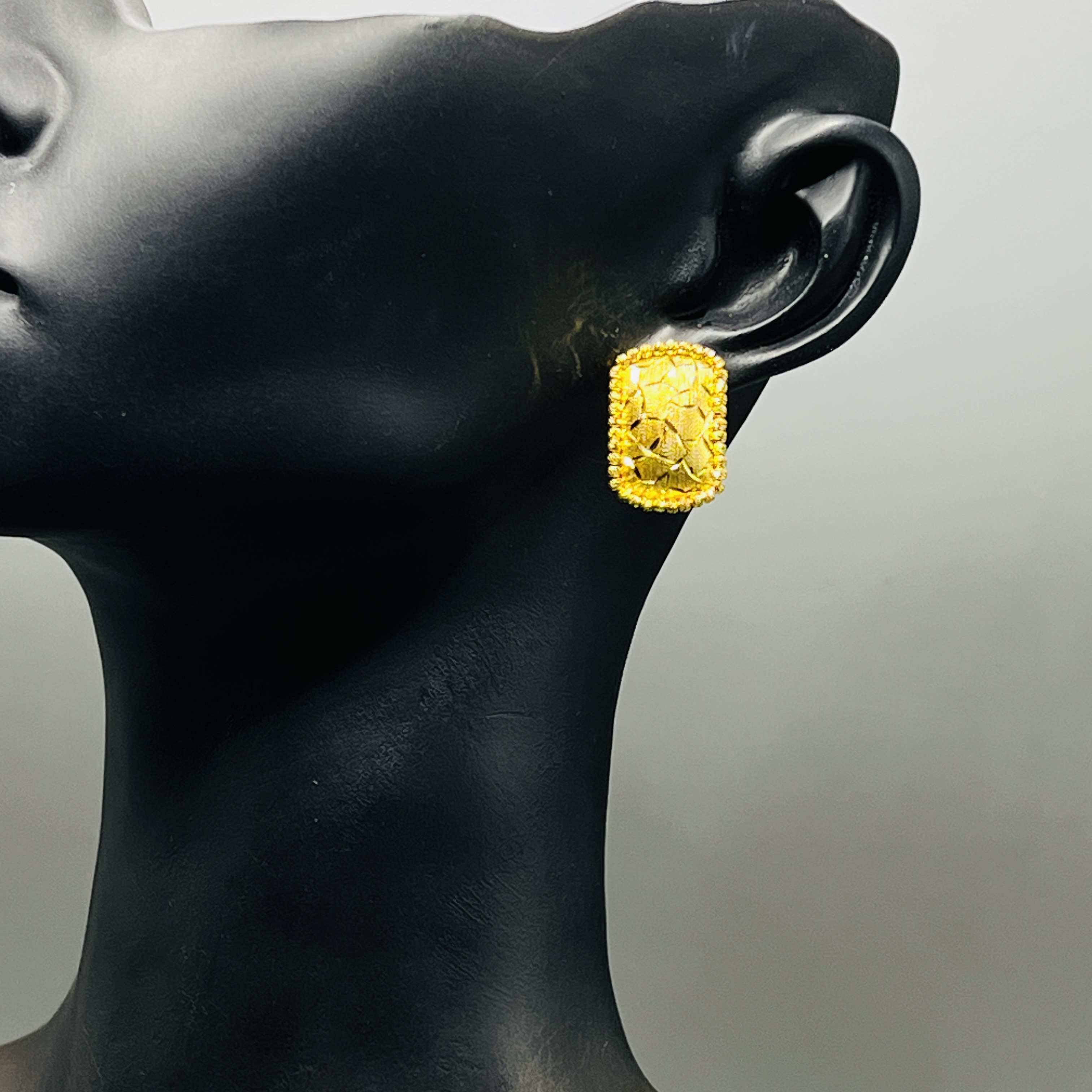 A播 4.07g足金999耳饰e