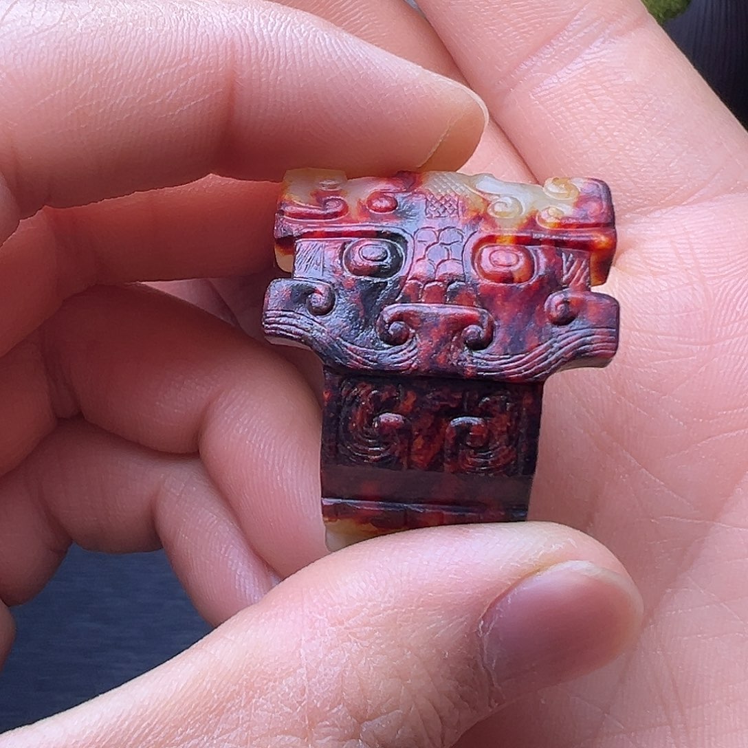 和田玉未镶嵌挂件石**哥