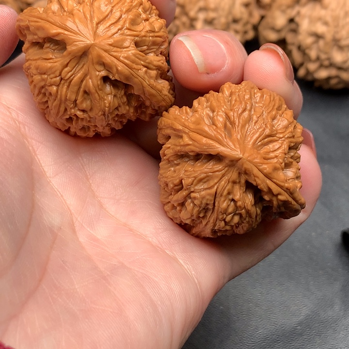 文玩核桃吊坠南疆