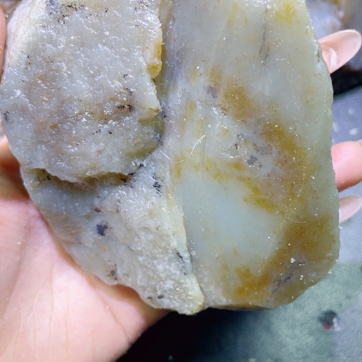 和田玉未镶嵌珠宝半成品