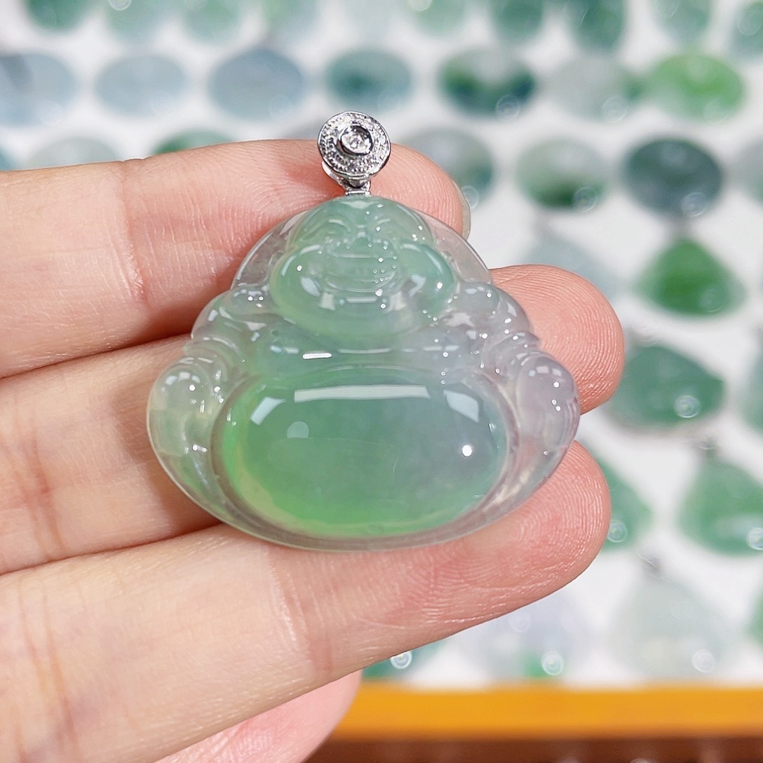 颈饰18K金镶嵌翡翠吊坠