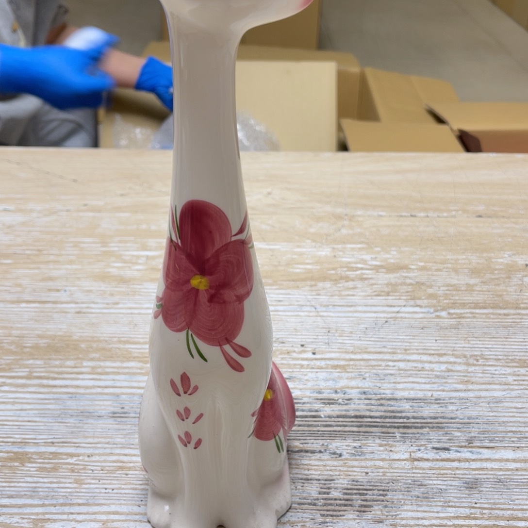 瓷片C**o密密麻麻地排列着一个