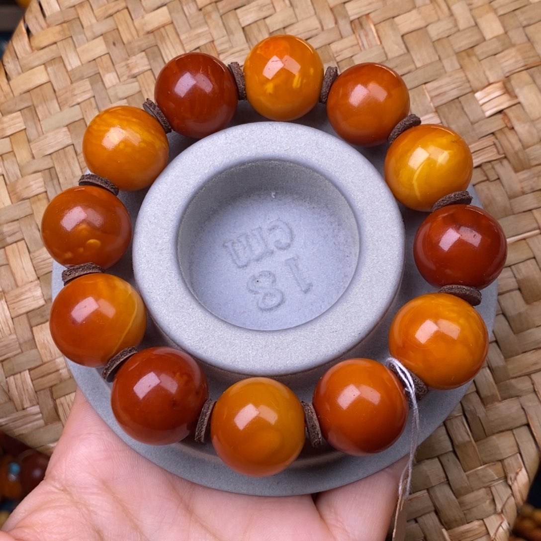 蜜蜡裸石未镶嵌蜜蜡