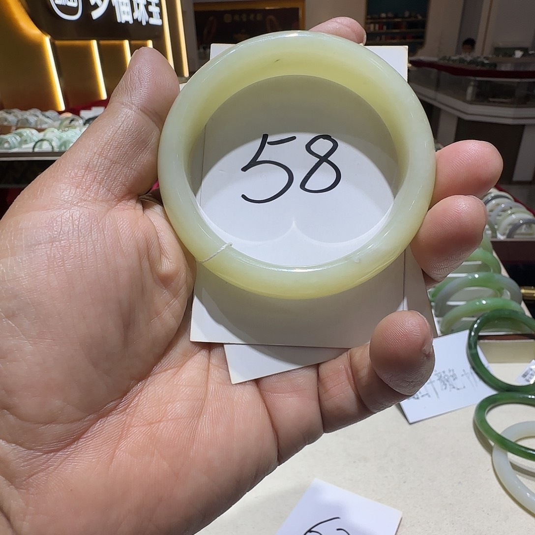 和田玉未镶嵌手镯51