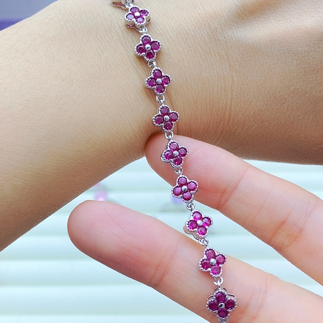 未镶嵌手链红宝石