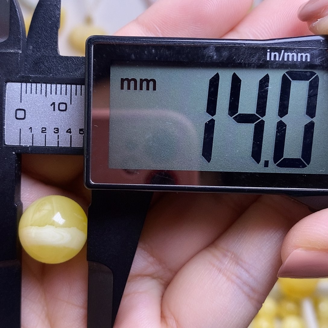 裸石琥珀未镶嵌蜜蜡圆珠