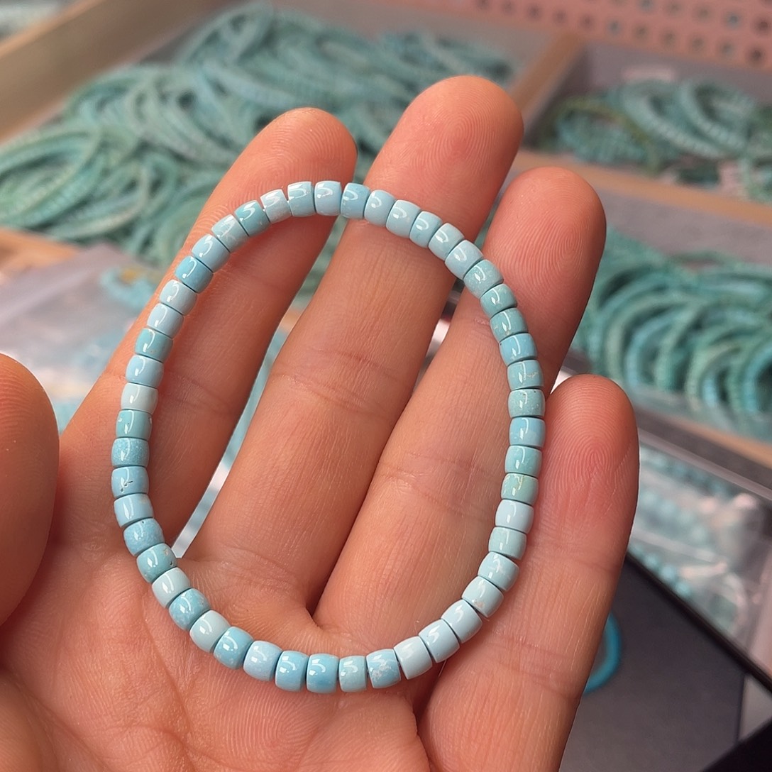 绿松石未镶嵌颈饰