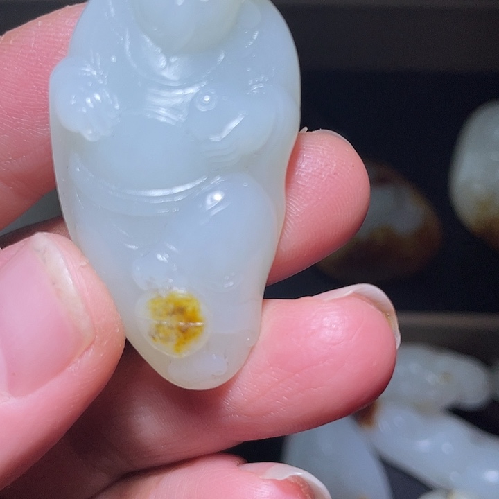 青***案和田玉未镶嵌车挂