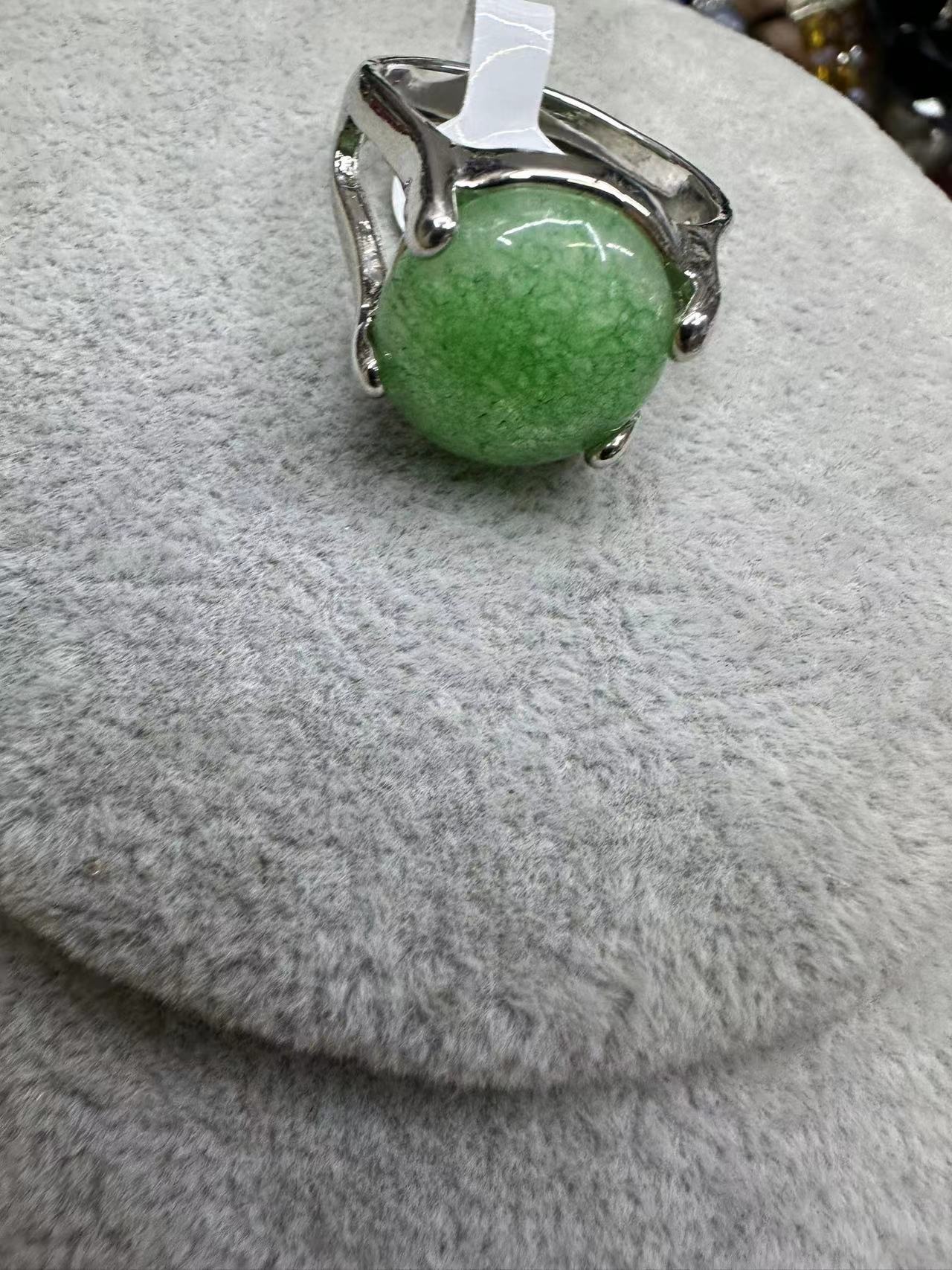 蛋面石头截止，颜色圈口随机