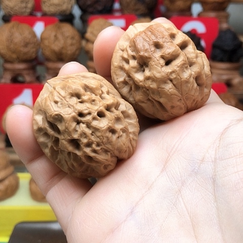 文玩核桃吊坠云南铁核桃