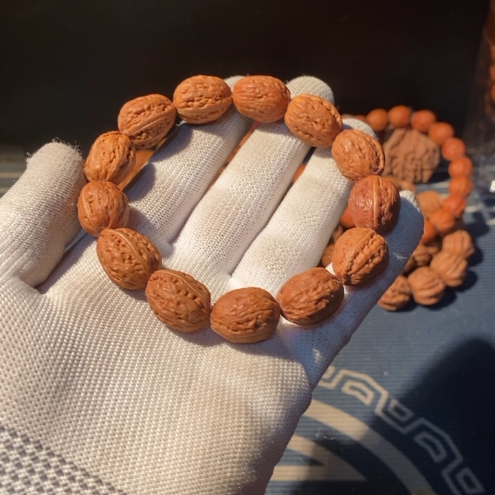 文玩核桃手串……77