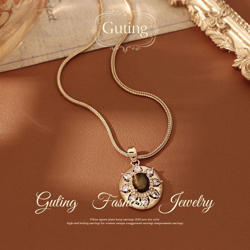 铜合金合成锆石吊坠 6847美拉德椭圆盘吊坠项链高级感毛衣链女