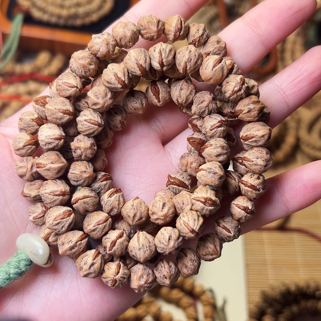 布***欢吊坠柏香籽/百香籽