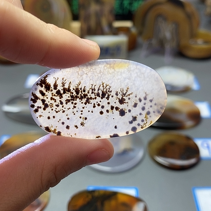 玛瑙/玉髓未镶嵌珠宝半成品125