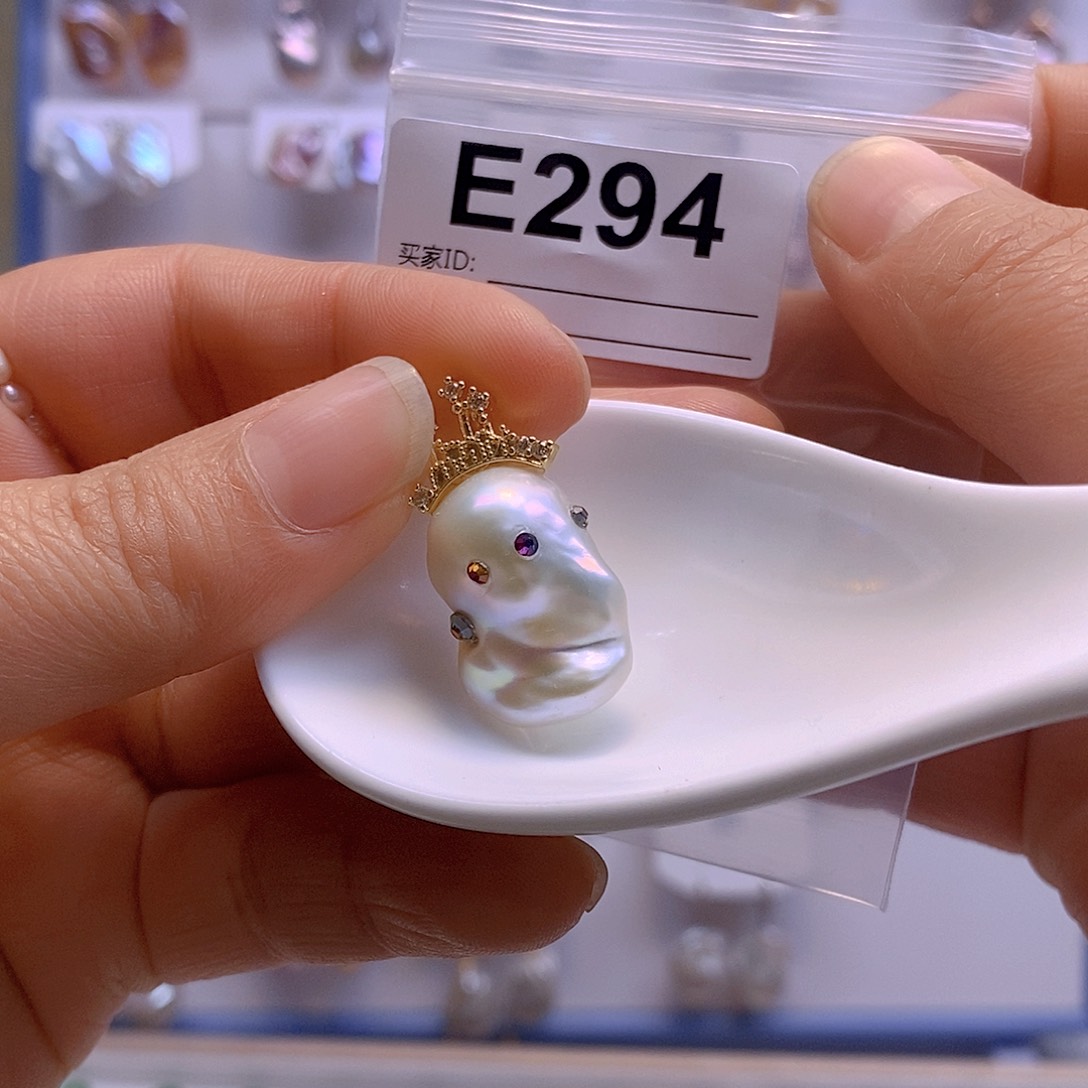 淡水珍珠颈饰合金