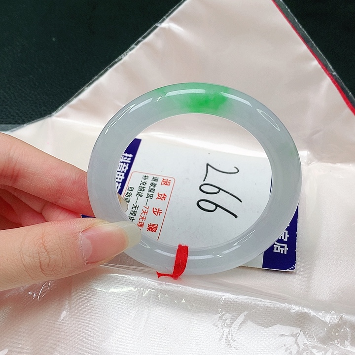 未镶嵌手镯（圆镯）翡翠翡翠手镯