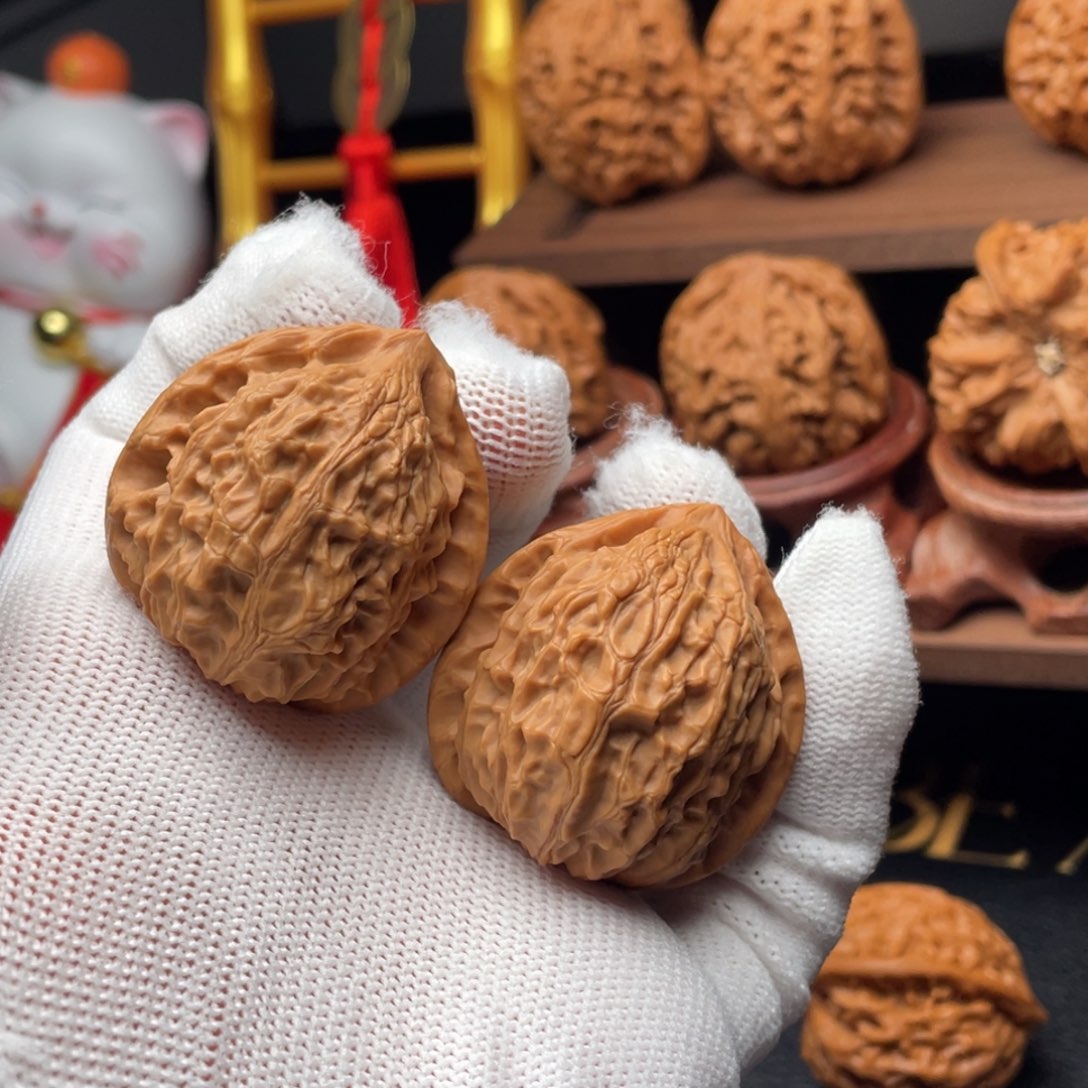 文玩核桃吊坠金牛36