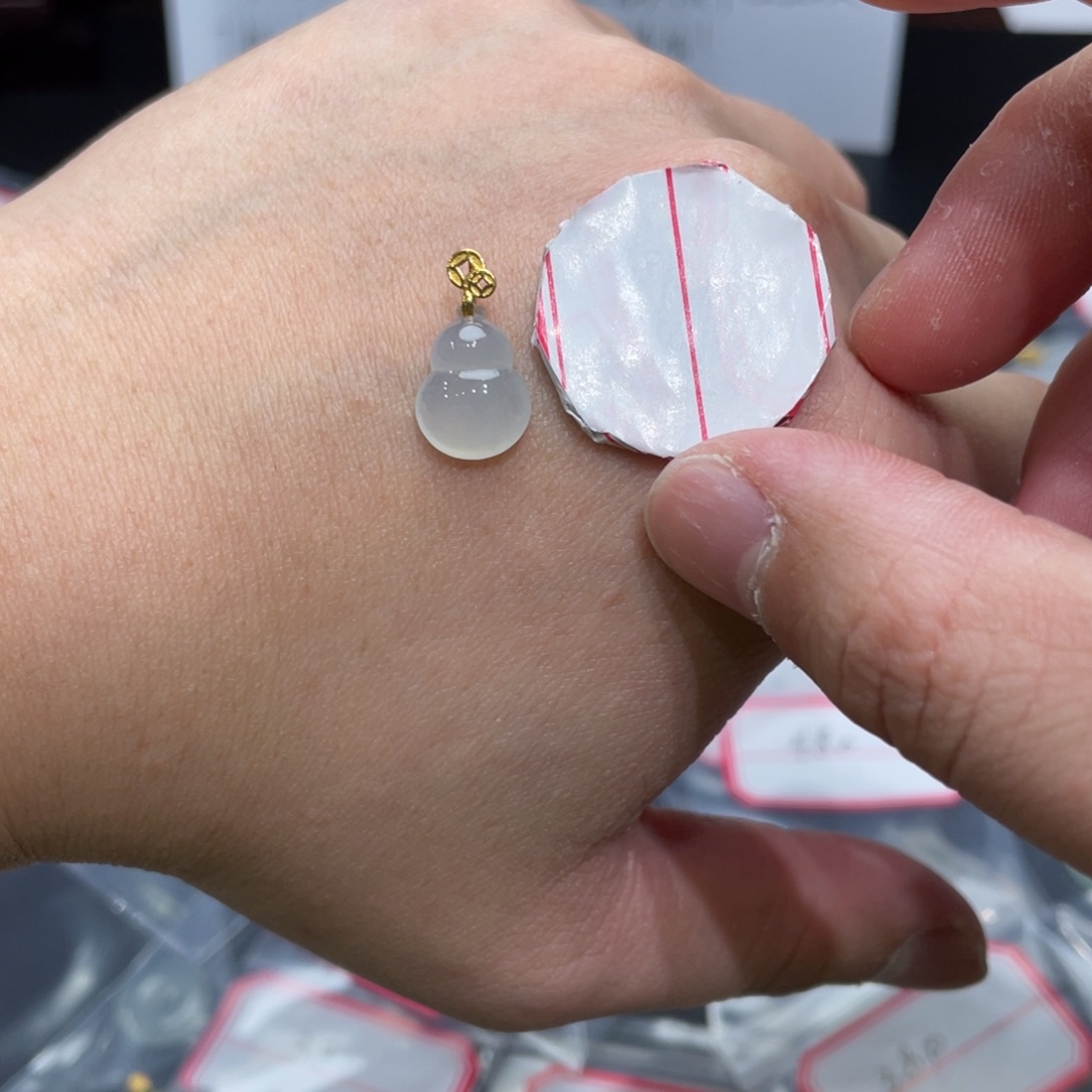 翡翠颈饰18K金镶嵌多样性