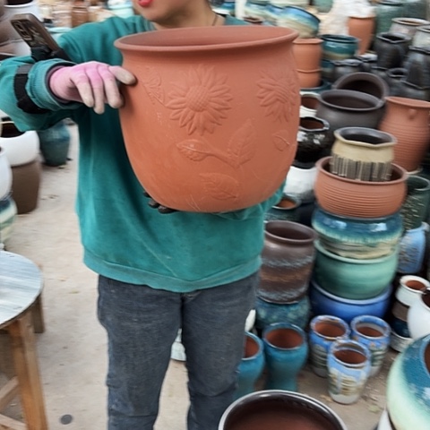 29口27高瑕疵口裂盆子。