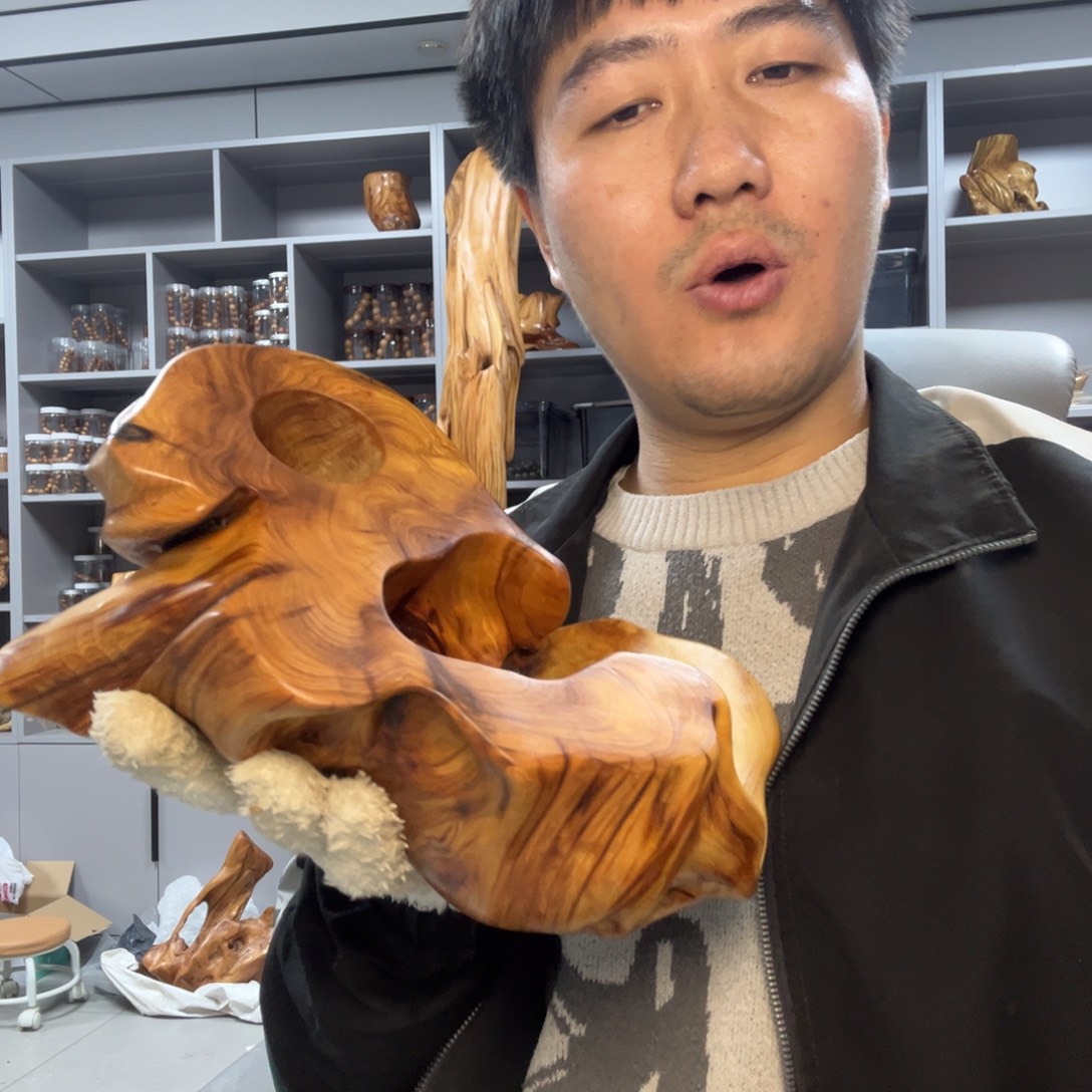 线香太行崖柏笔筒