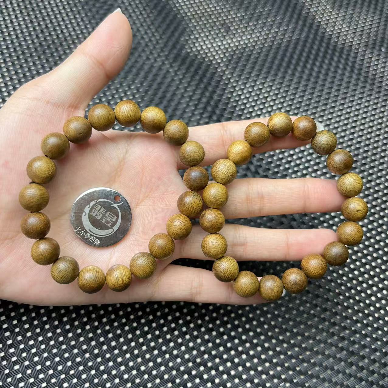 沉香39895T01-4N10-沉香手串/约19颗/约10+/-多样性发其一