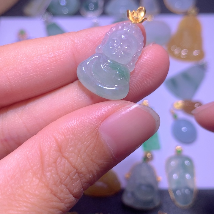 颈饰18K金镶嵌翡翠翡翠