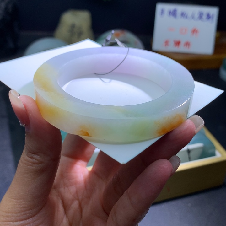 定制翡翠未镶嵌翡翠手镯