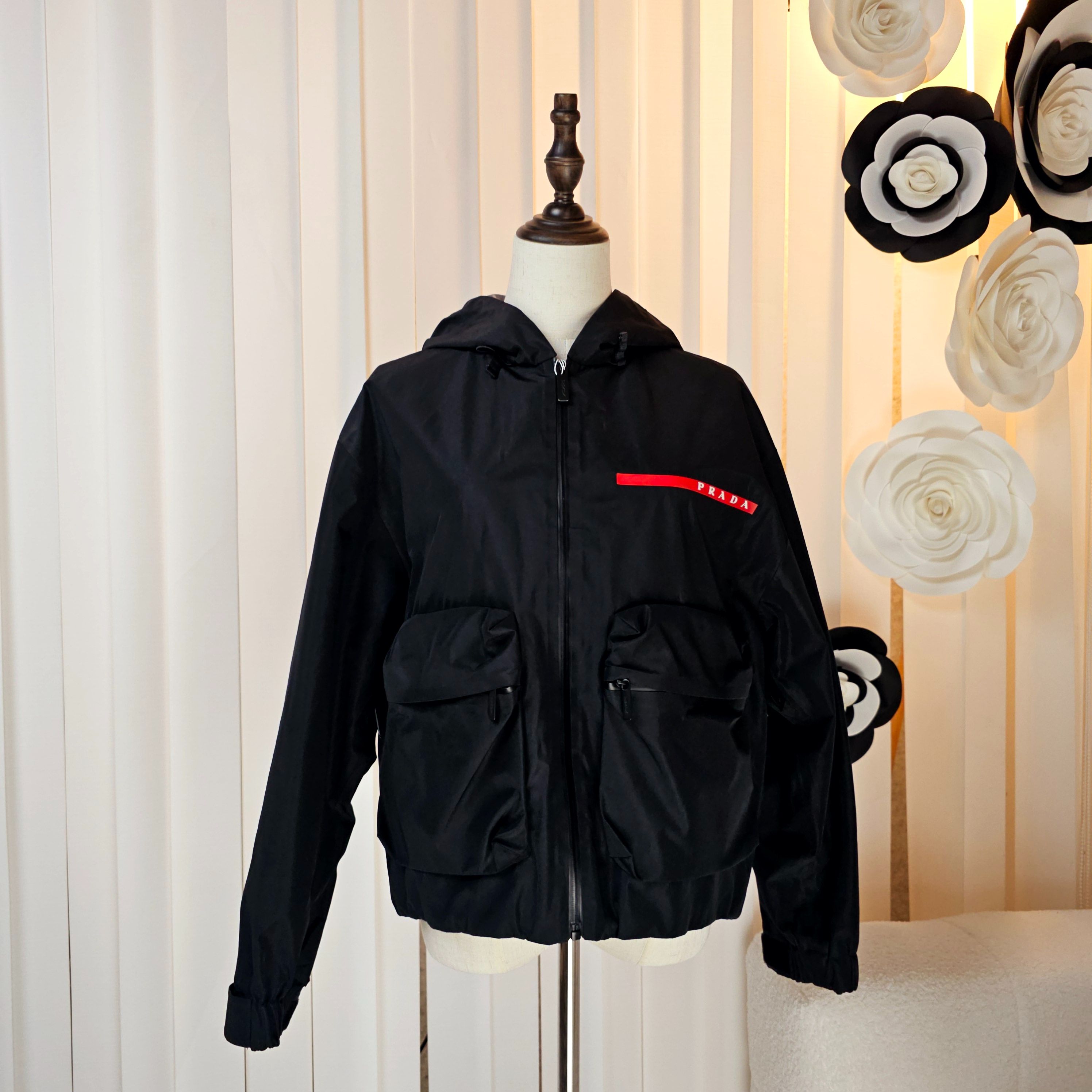 99新 Prada/普拉达 海囤/普拉达/外套S码/乙yk150043