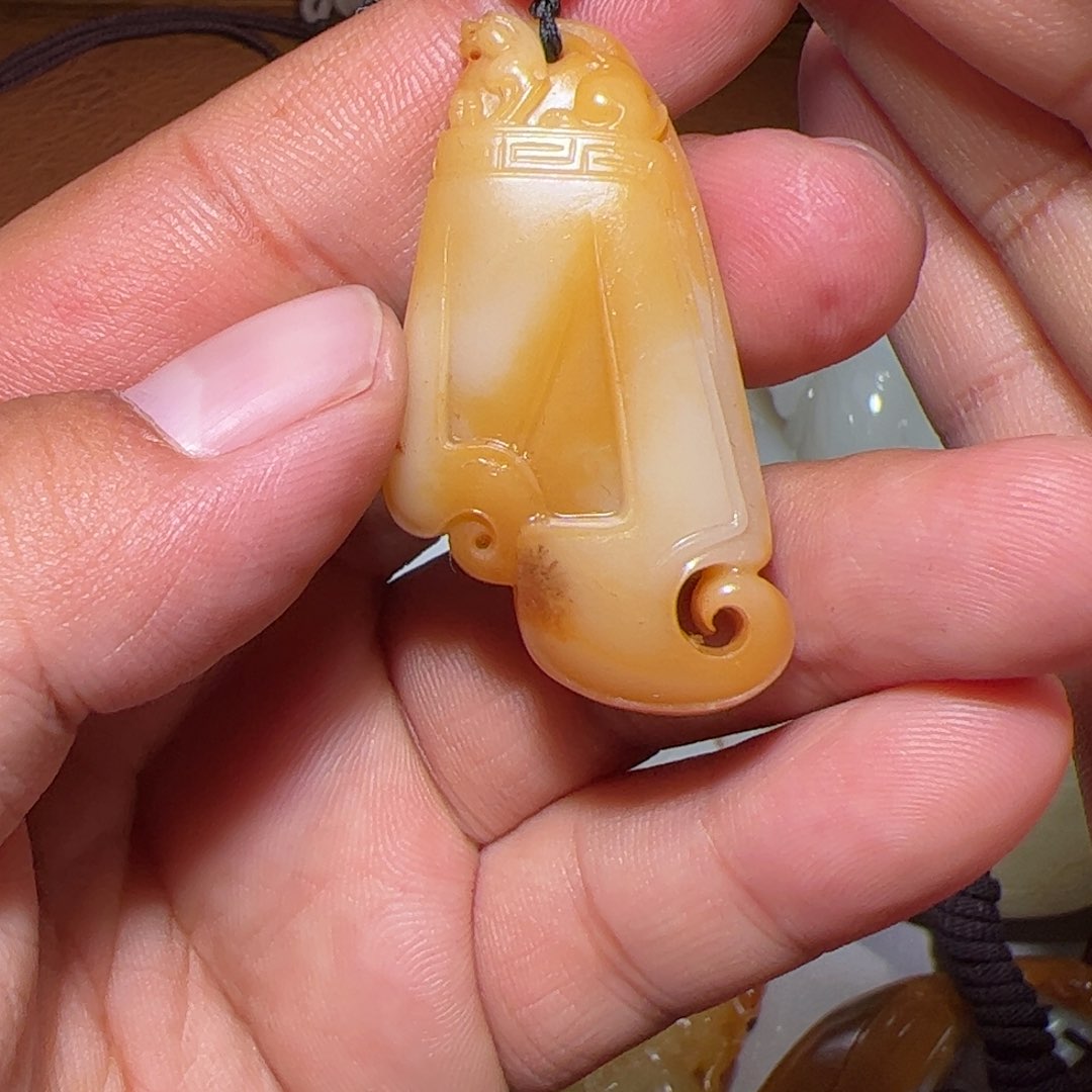 和田玉颈饰未镶嵌