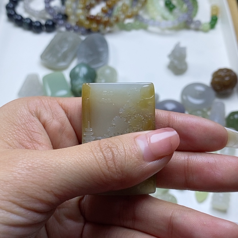 【闪购商品】和田玉颈饰未镶嵌何*