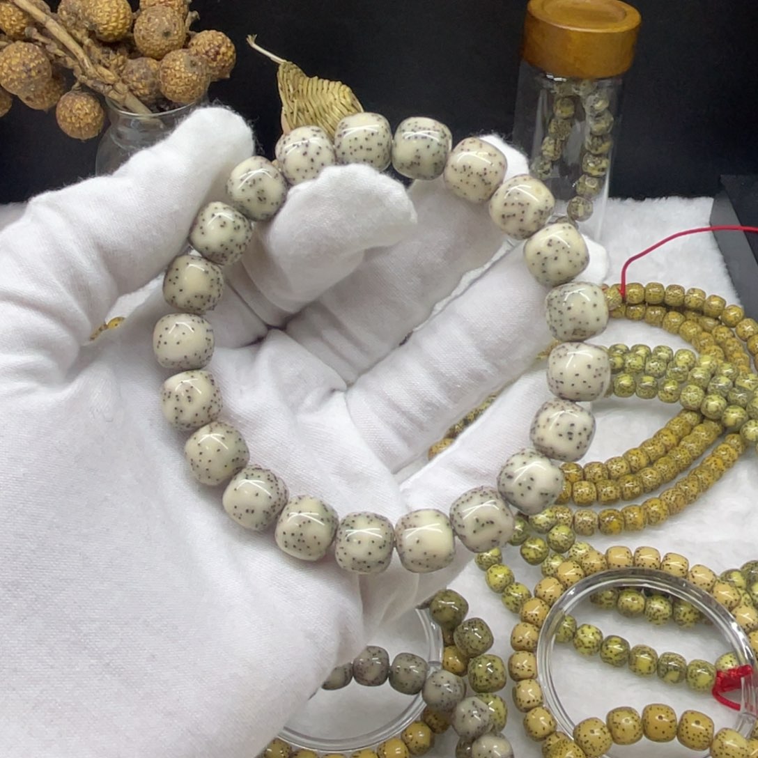 凡***渡星月菩提吊坠11石玉