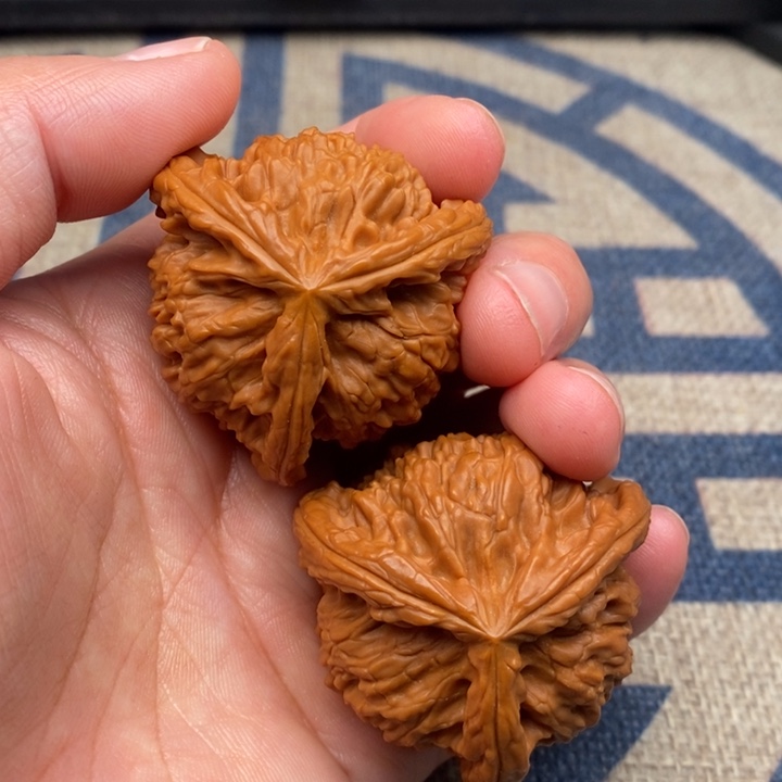 吊坠文玩核桃王*三棱