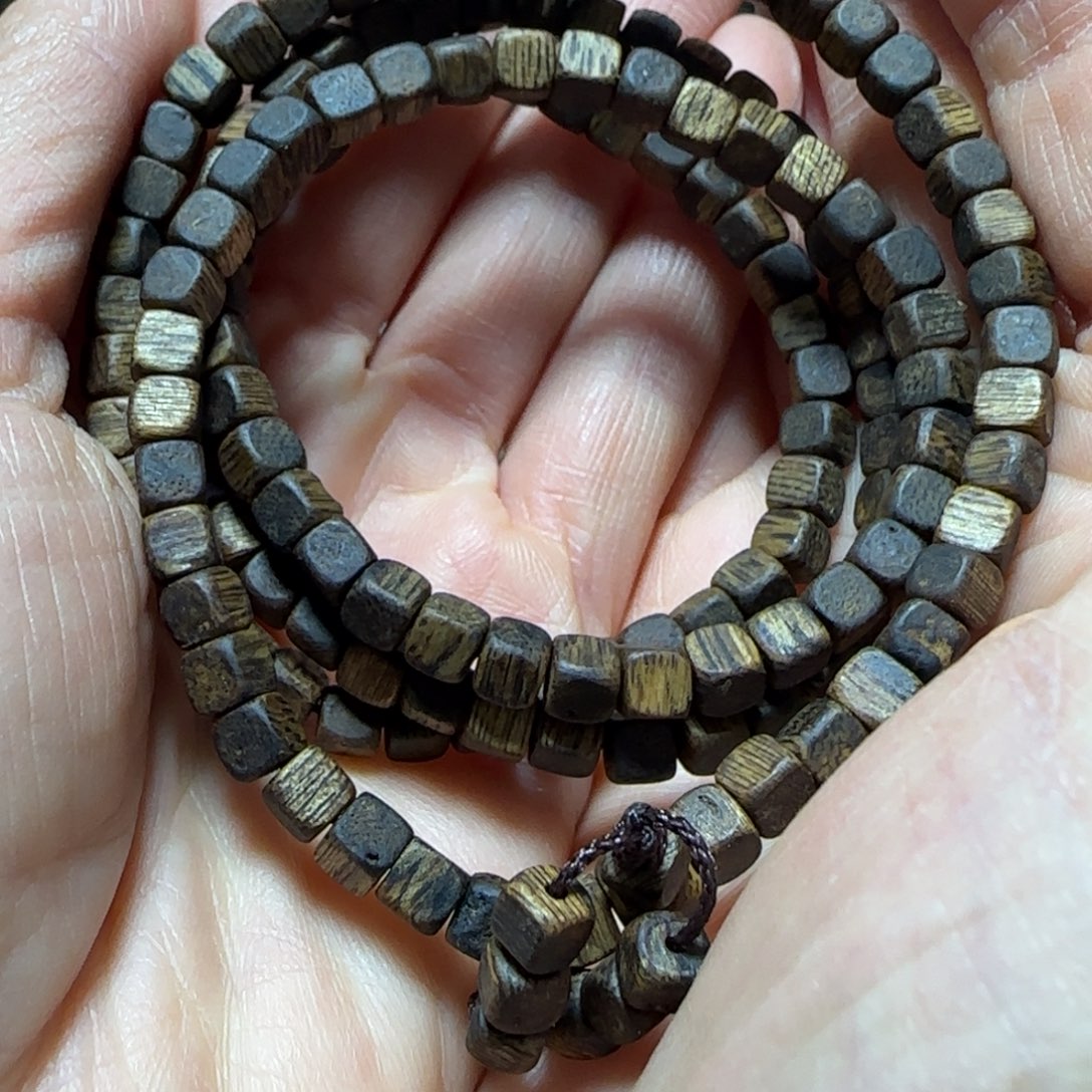 沉香手串绿奇楠沉香方珠多圈手串12克