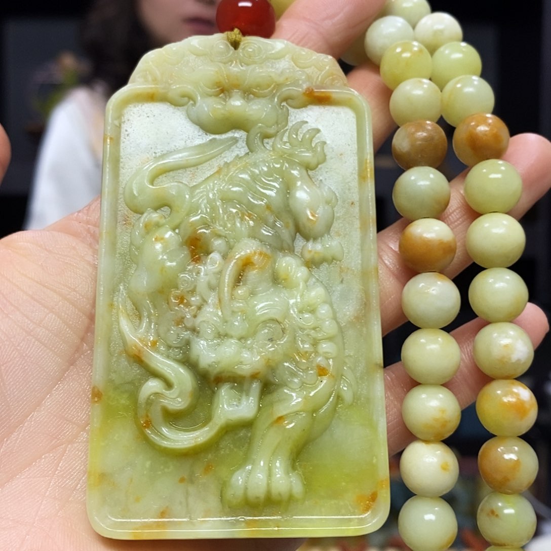 未镶嵌岫玉挂件吊坠