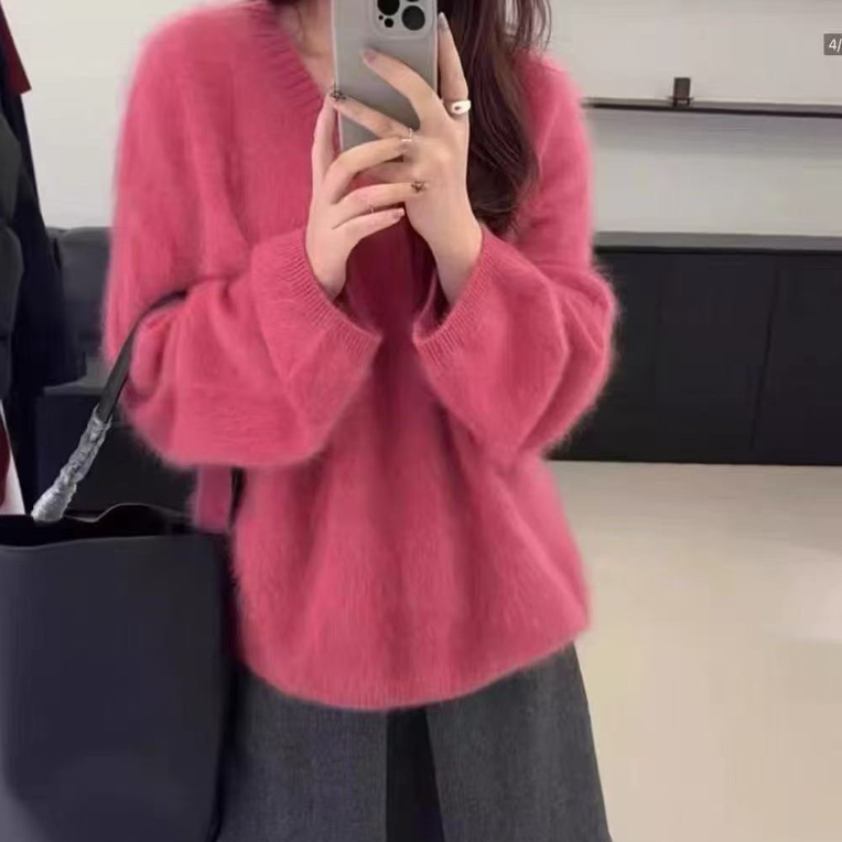 设计感粉色圆领宽松慵懒风针织毛衣女秋冬新款百搭上衣