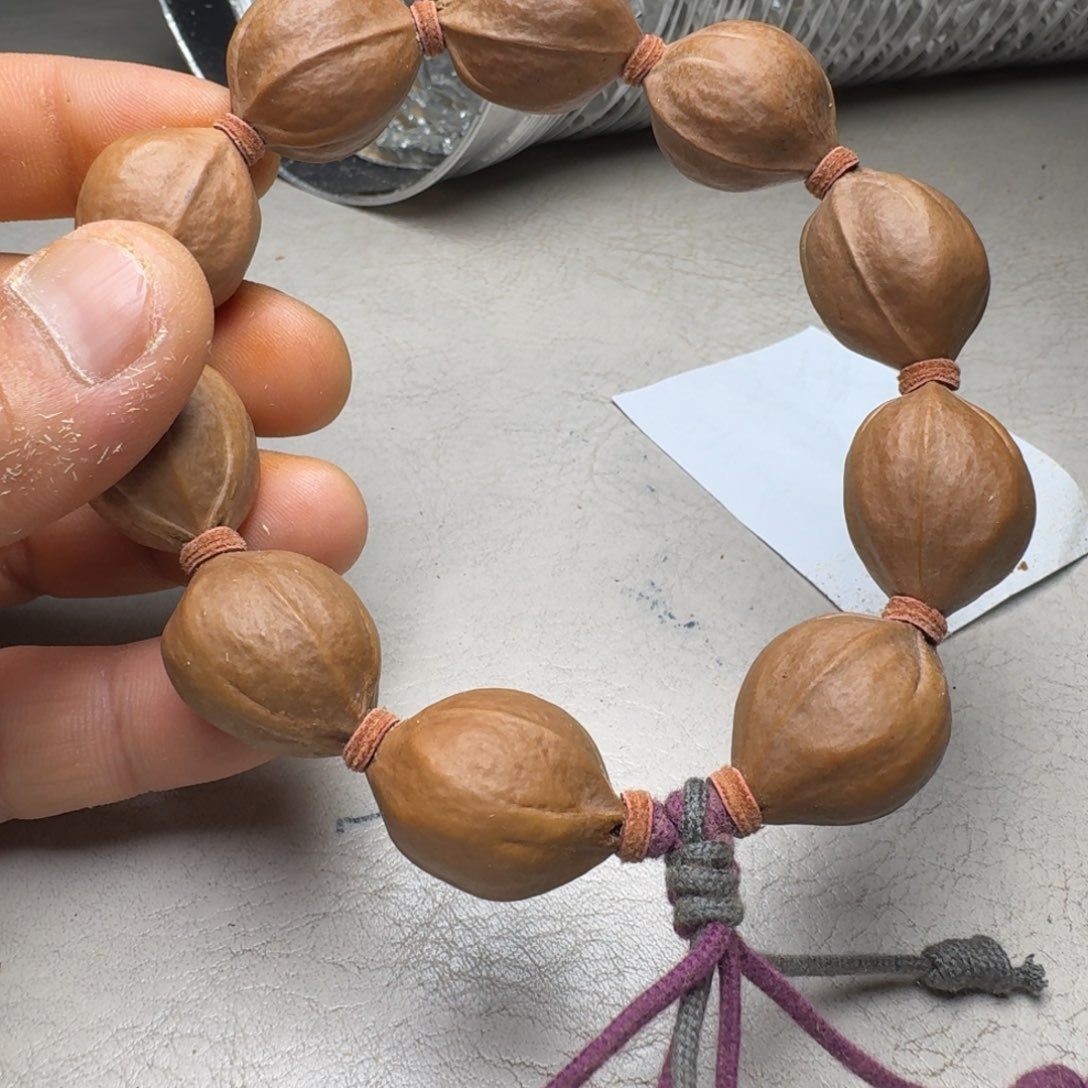 中***林橄榄核手串橄榄核