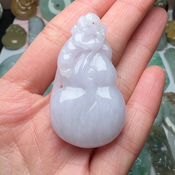 翡翠未镶嵌颈饰葫芦