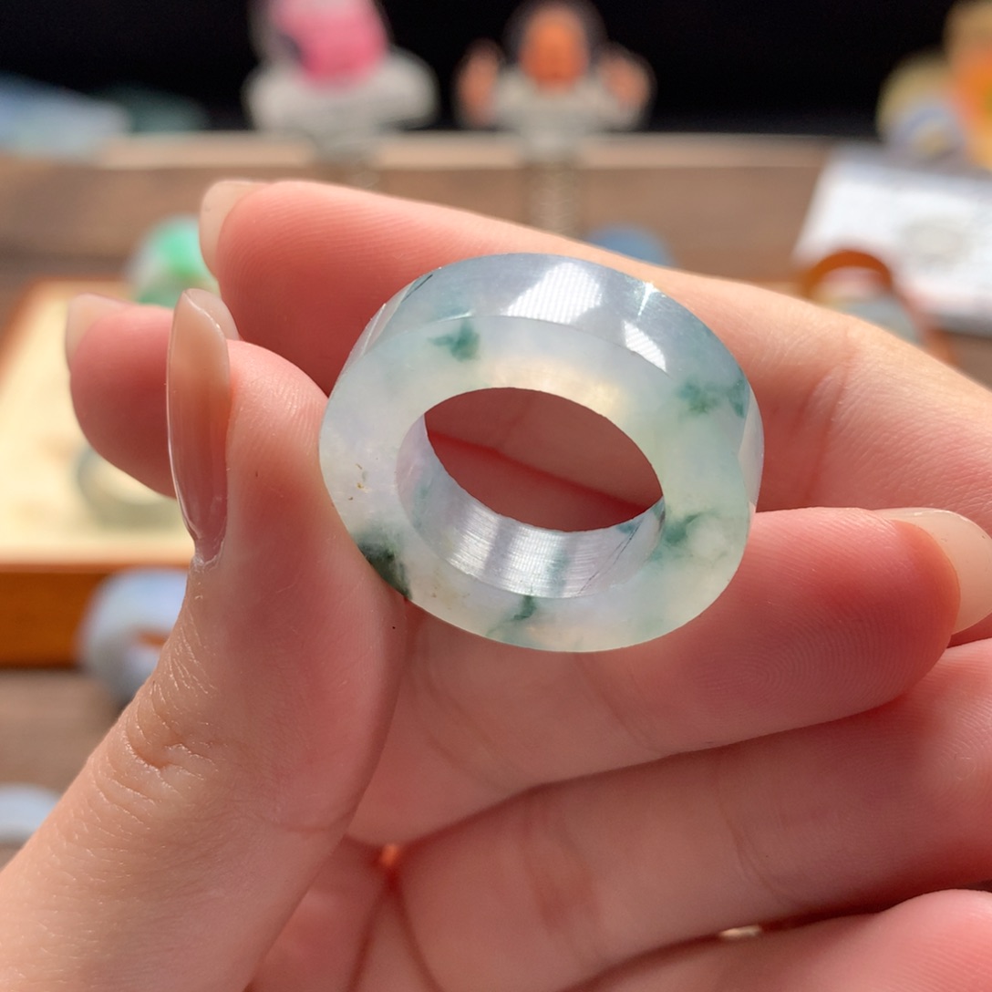 定制翡翠未镶嵌起杠冰飘花 12-18 有纹