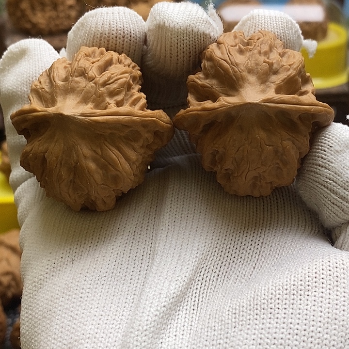 其***鹏吊坠文玩核桃野狼40