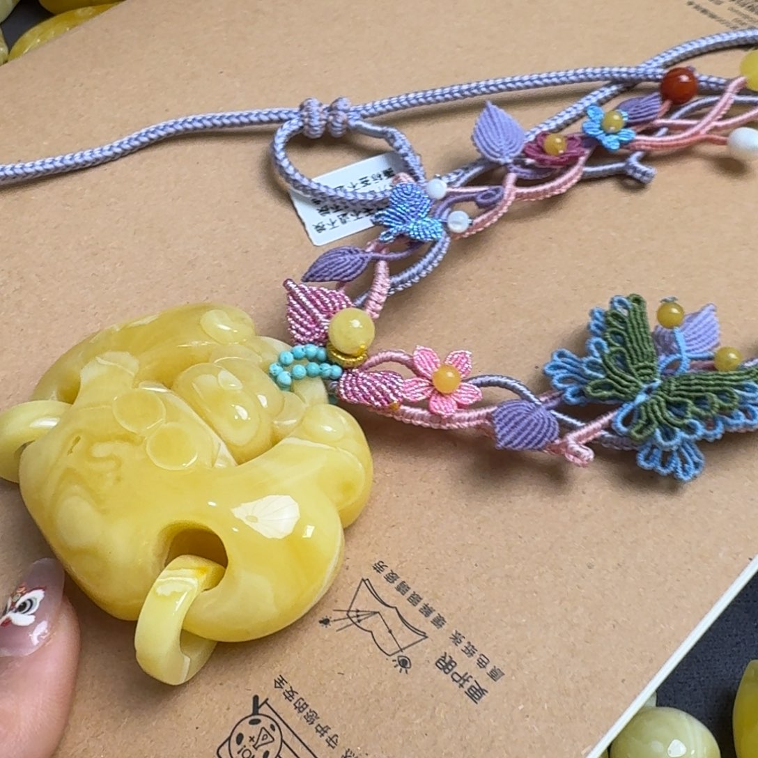 蜜蜡吊坠(赠链)未镶嵌