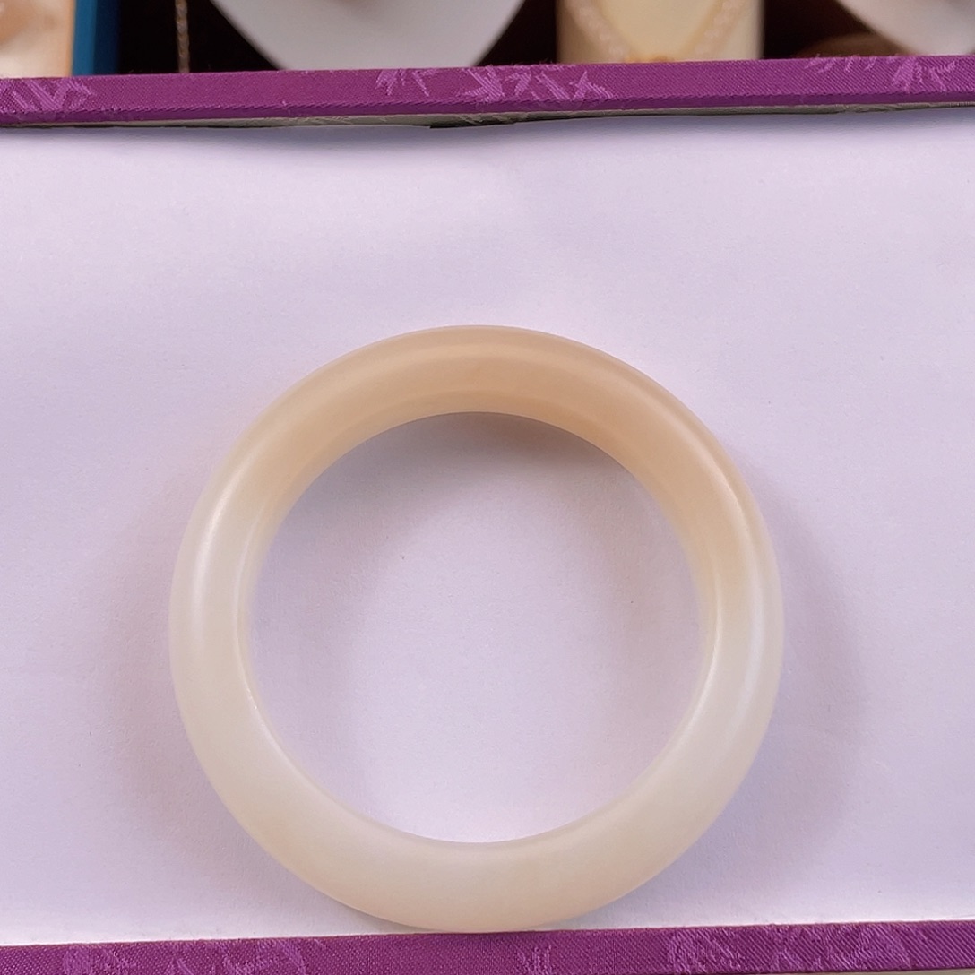 和田玉手镯未镶嵌剁****子