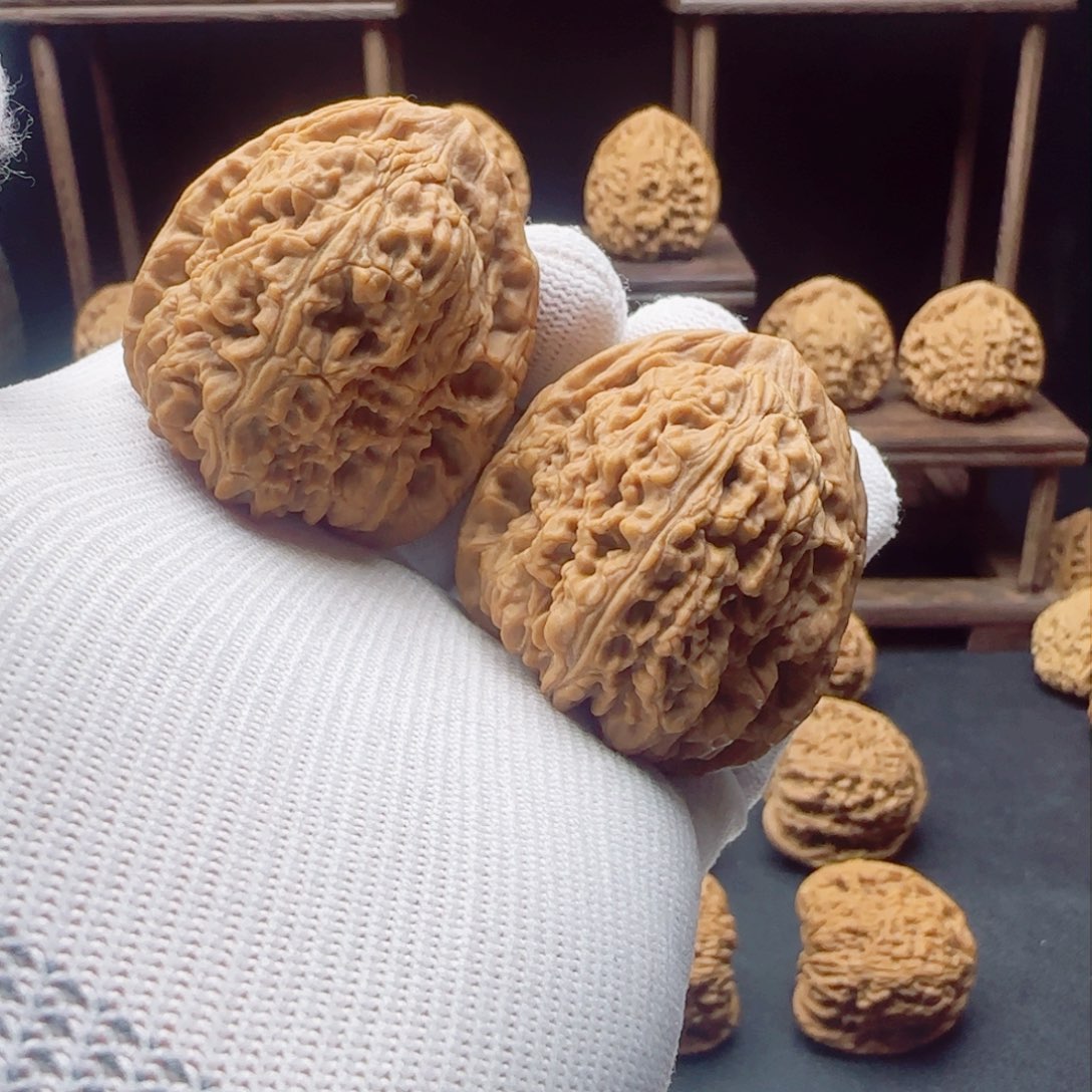 文玩核桃吊坠谢*安42高桩三角