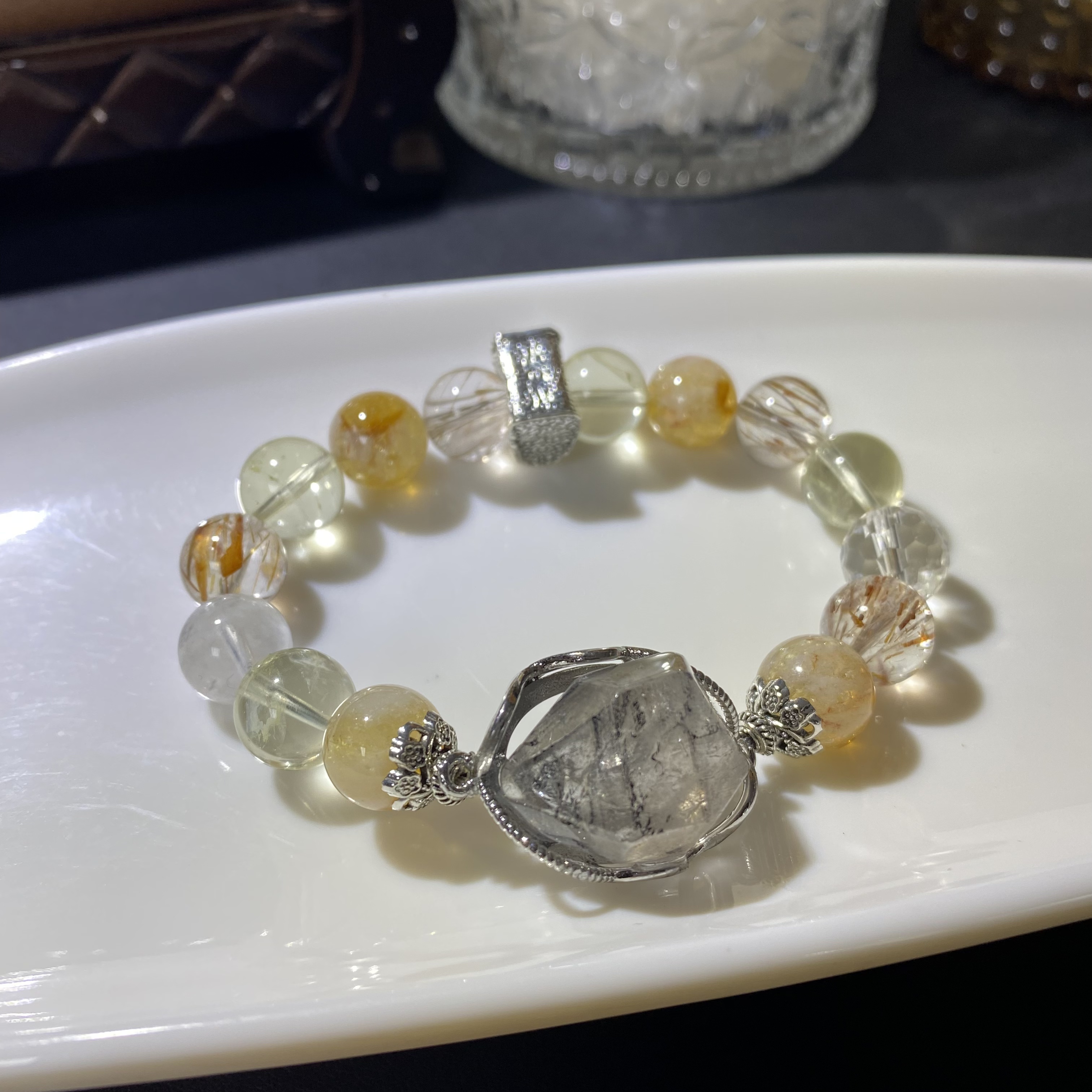 黄水晶搭配白水晶黑金超七闪灵设计款手链-多样性发其一10mm-A31